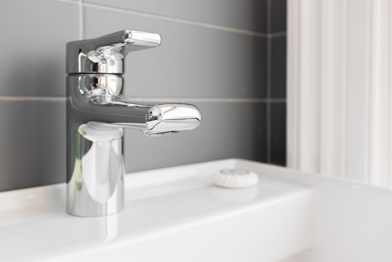 bathroom, faucet, sink